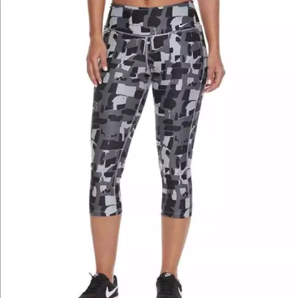 NWT Sz XL Nike Tight Fit Leggings